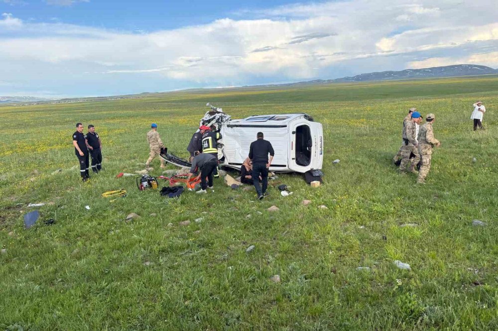 Erzurum'da Feci Kaza.. Aynı Araçtaki 1'i Bebek 3 Kişi Hayatını Kaybetti!