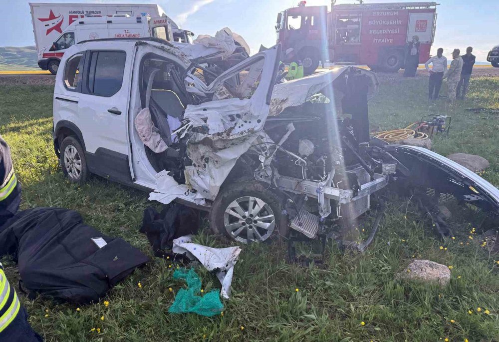 Erzurum'da Feci Kaza.. Aynı Araçtaki 1'i Bebek 3 Kişi Hayatını Kaybetti!