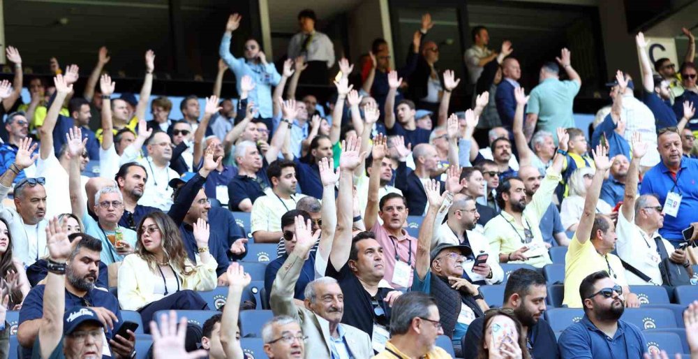 Fenerbahçe’de Olağanüstü Seçimli Genel Kurul Gergin Başladı
