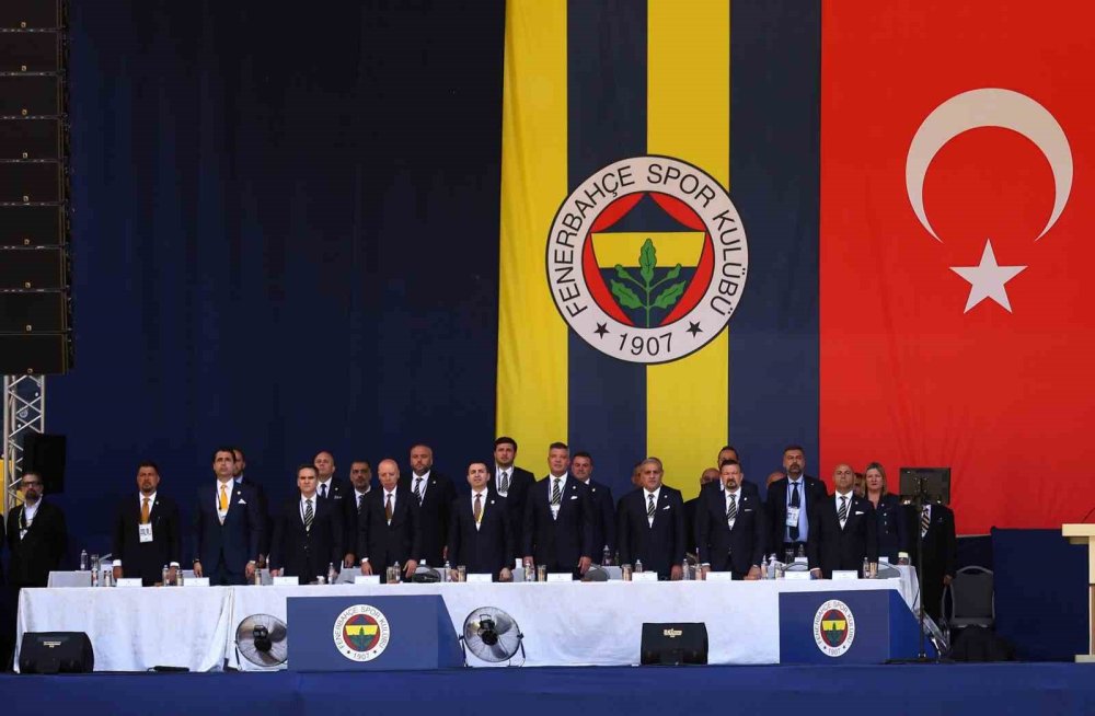 Fenerbahçe’de Olağanüstü Seçimli Genel Kurul Gergin Başladı