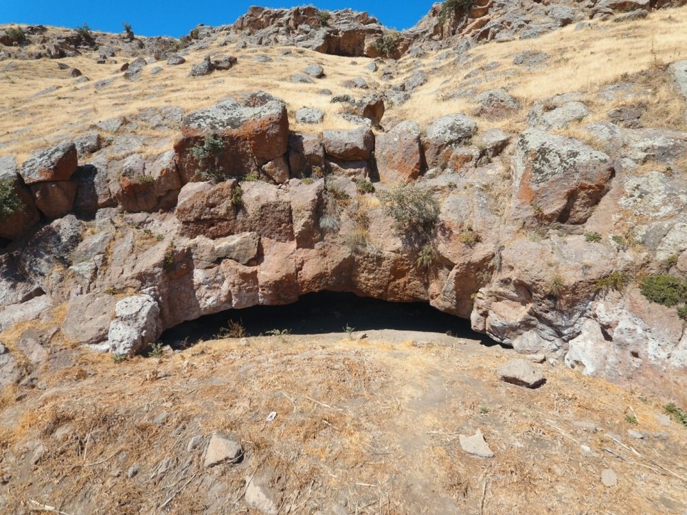 Nemrut'ta Tarihi Keşif.. Bitlis'te Paleolitik Çağ Bulguları Bulundu!
