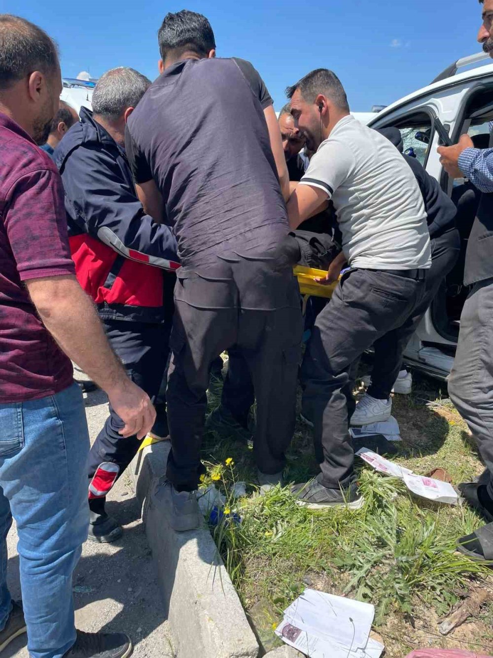Çaldıran Yolunda Can Pazarı.. Trafik Kazasında 4 Kişi Hayatını Kaybetti!