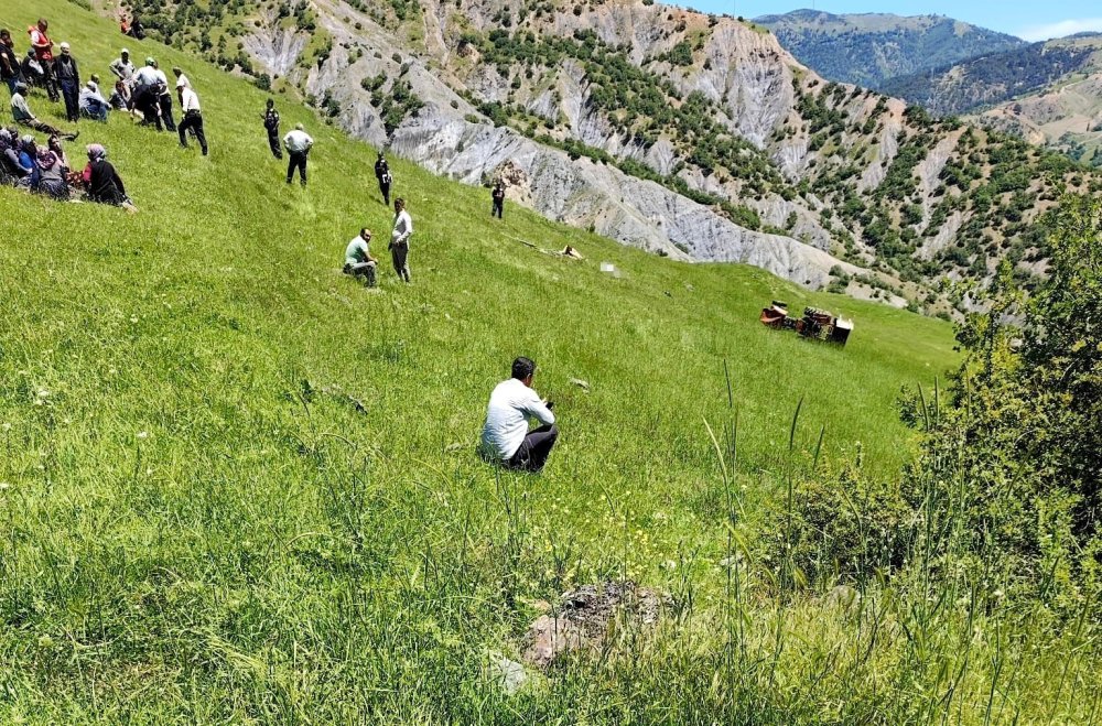Devrilen Traktörün Altında Kalan Sürücü Hayatını Kaybetti