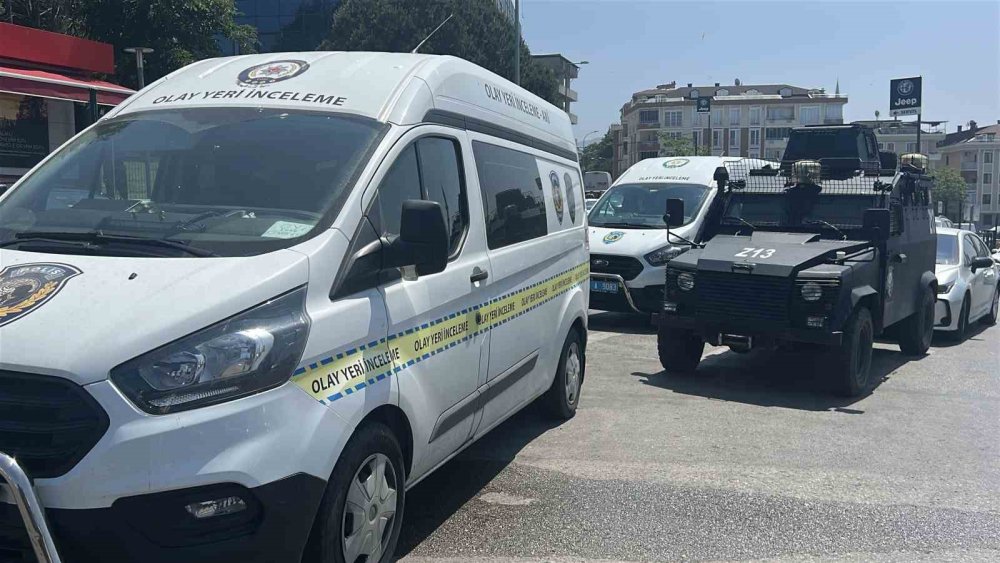 İstanbul’da Gündem Yaratan Saldırı.. Otokoç Binasına Ateş Açıldı, Soruşturma Başlatıldı!