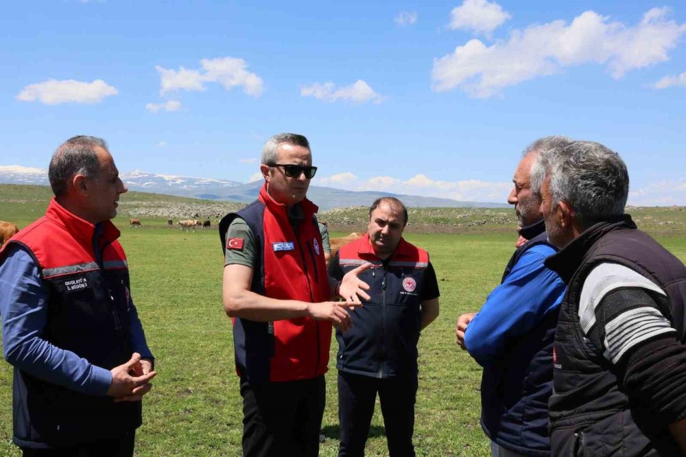 Bakanlık Heyeti Kars’ta İncelemelerde Bulundu.. Üreticilerle Bir Araya Gelindi!