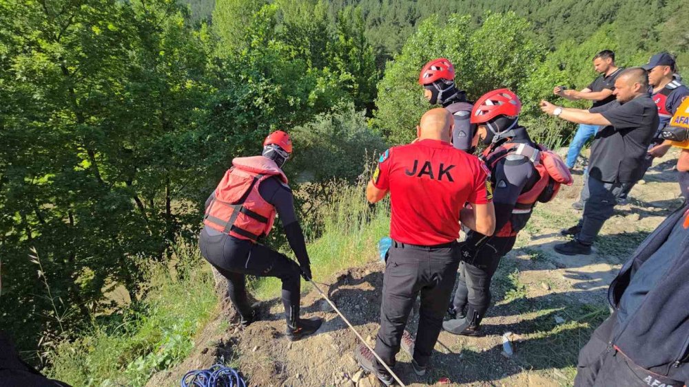 Karabük'te Acı Kayıp.. Akıntıya Kapılan Mustafa Erten'e Saatler Sonra Ulaşıldı!