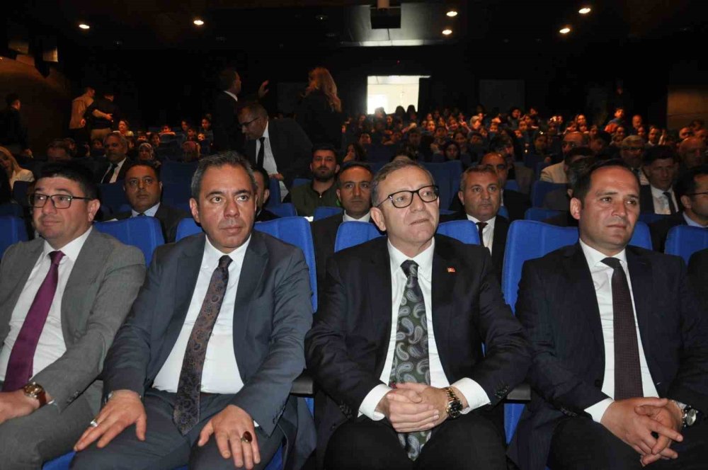 Kars'ta Kitap Okuma Projesinin Sonuçları Açıklandı.. Dereceye Girenler Ödüllendirildi!