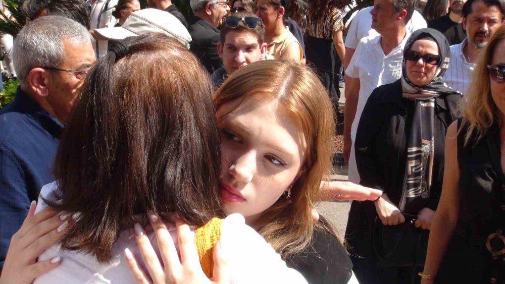 Manisa Ferdi Zeyrek’i Unutmadı.. Binlerce Kişi Anma Programında Buluştu!