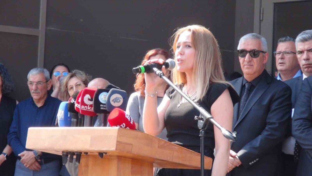 Manisa Ferdi Zeyrek’i Unutmadı.. Binlerce Kişi Anma Programında Buluştu!