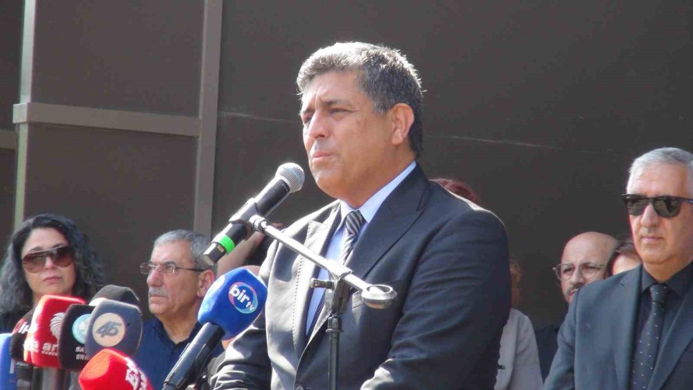 Manisa Ferdi Zeyrek’i Unutmadı.. Binlerce Kişi Anma Programında Buluştu!