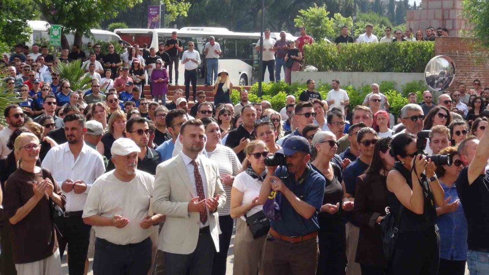 Manisa Ferdi Zeyrek’i Unutmadı.. Binlerce Kişi Anma Programında Buluştu!