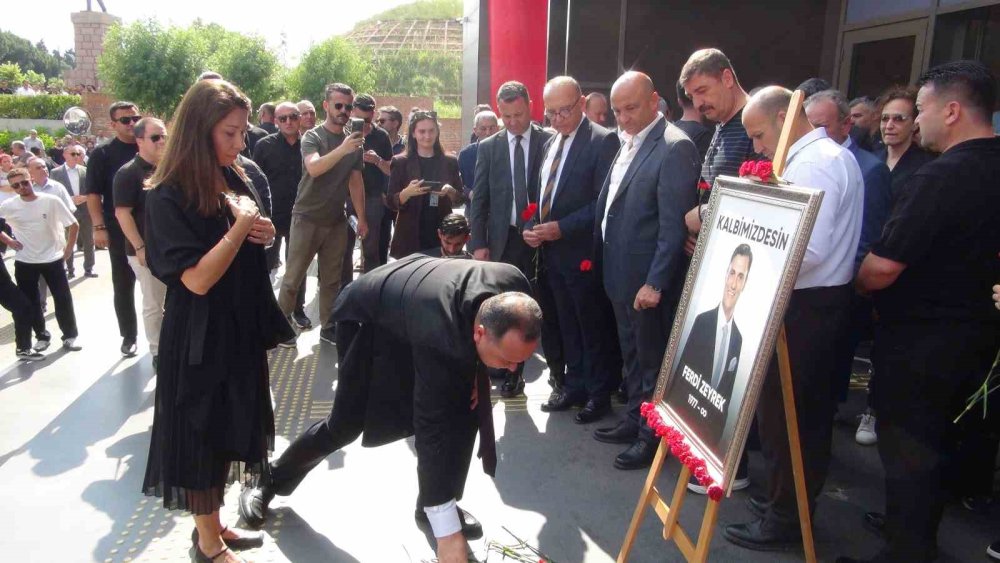 Manisa Ferdi Zeyrek’i Unutmadı.. Binlerce Kişi Anma Programında Buluştu!