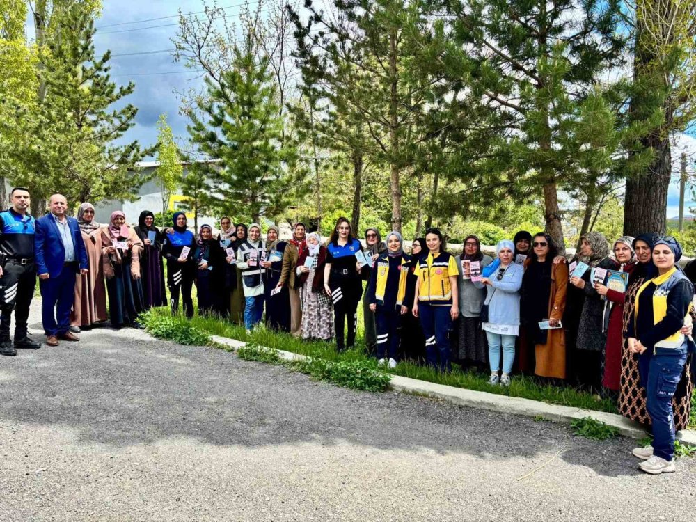 Paşaçayır Mahallesi'nde Eğitim Programı.. İlk Yardım ve Güvenlik Konuları Anlatıldı!