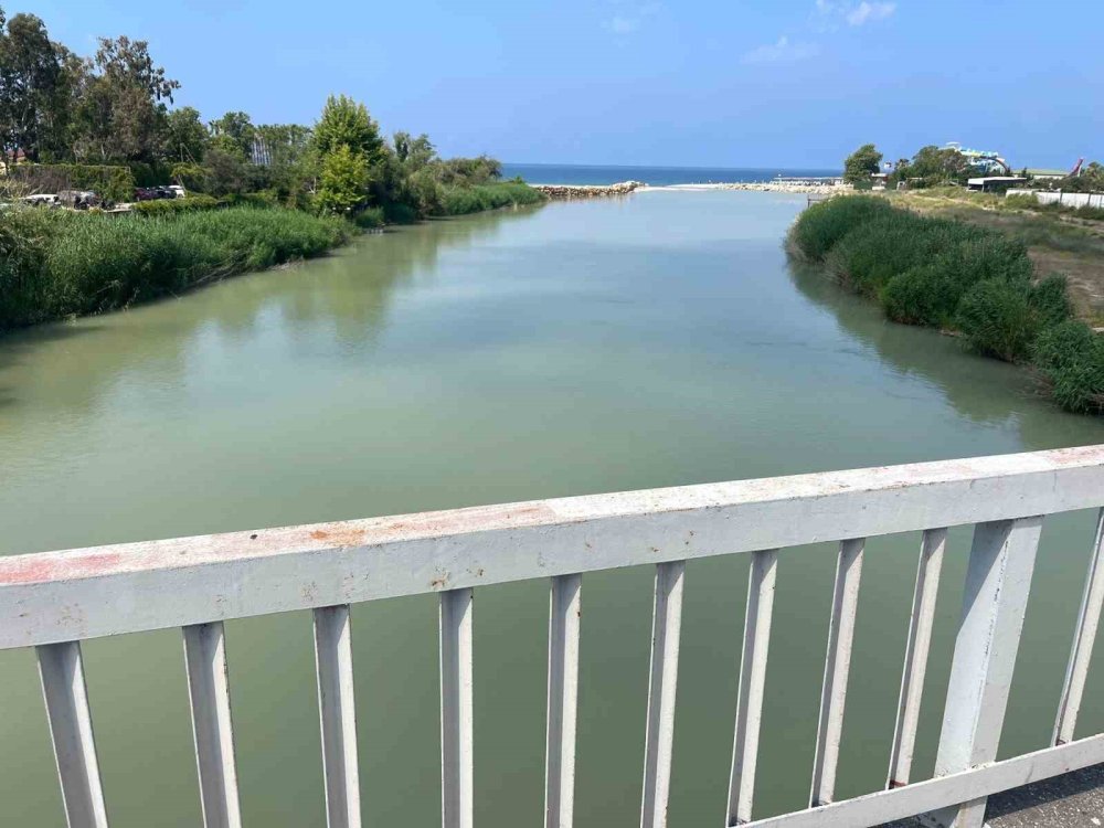 Antalya’da Çaya Düşen 16 Yaşındaki Kız Çocuğundan Acı Haber Geldi