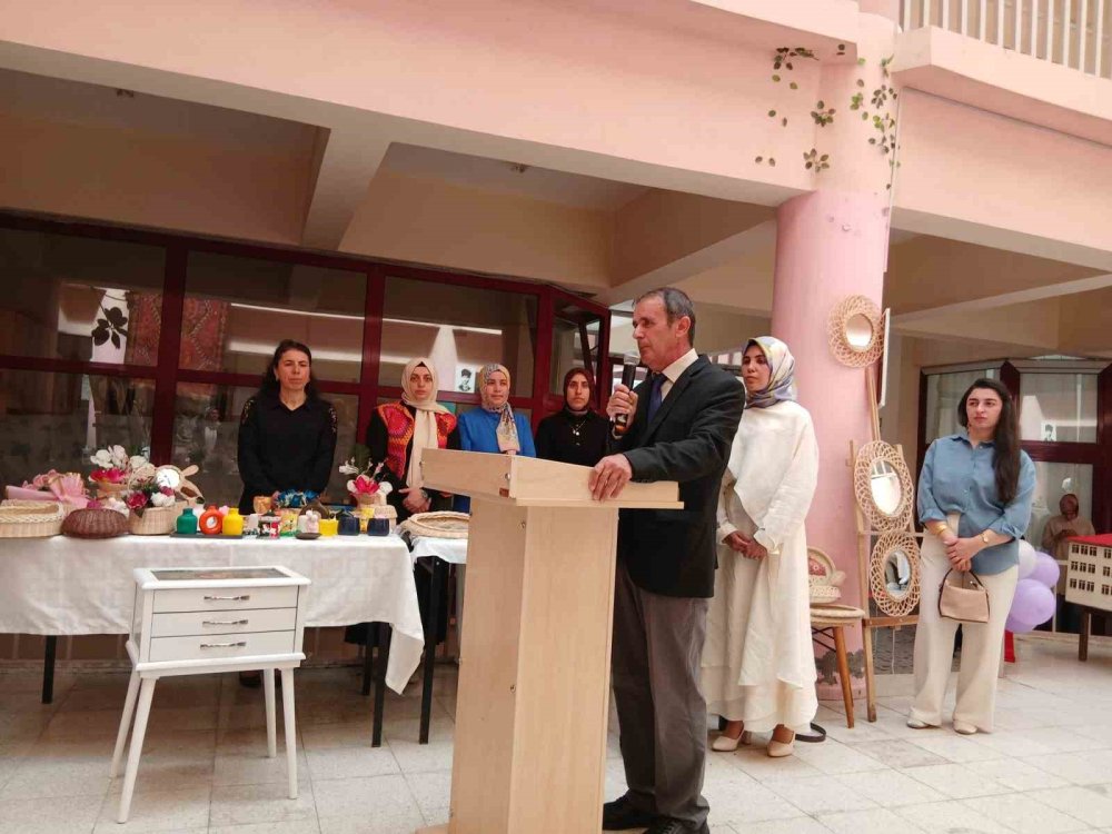 Posof’ta Hayat Boyu Öğrenme Coşkusu.. 436 Kursiyerin Eserleri Sergilendi!