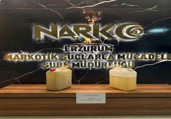Erzurum'da Narkotik Operasyonu.. 27 Kilo 850 Gram Metamfetamin Ele Geçirildi!
