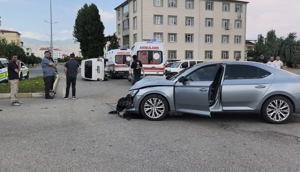 Iğdır’da Araçlar Çarpıştı: 4 Yaralı