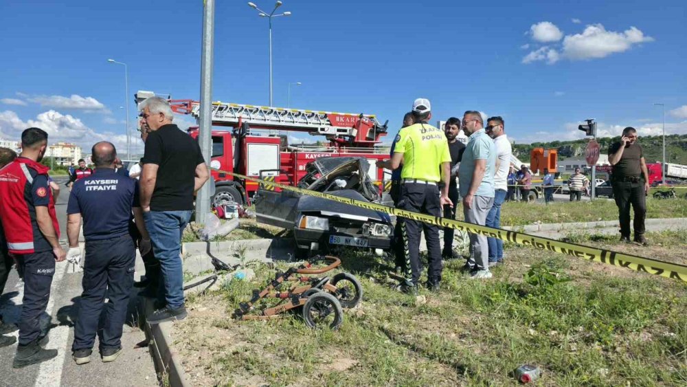 Kayseri’de Feci Kaza: 2 Ölü, 4 Yaralı