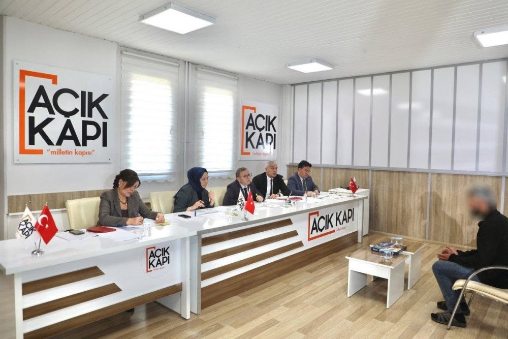 Vali Ziya Polat, Halk Günü’nde Vatandaşların Talep ve Sorunlarını Dinledi