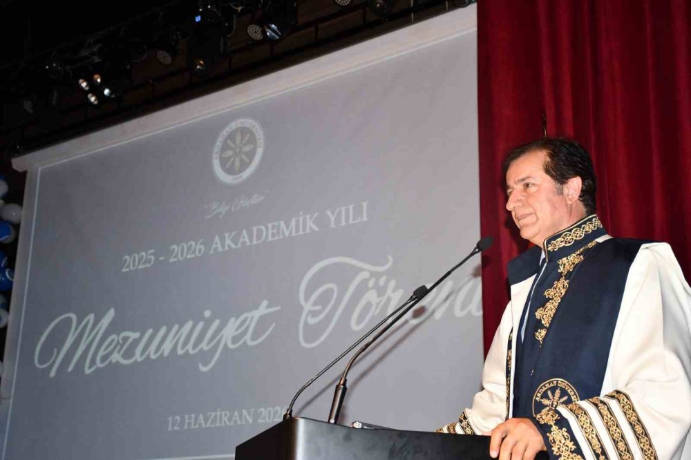Ardahan Üniversitesi’nde Kep Heyecanı.. Mezunlar Yeni Hayatlarına Adım Attı!