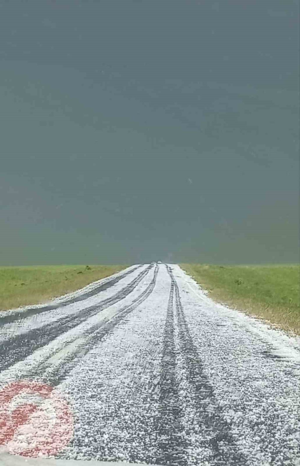 Kars’ta Fındık Büyüklüğünde Dolu Yağışı.. Tarım Arazileri ve Araçlar Zarar Gördü!