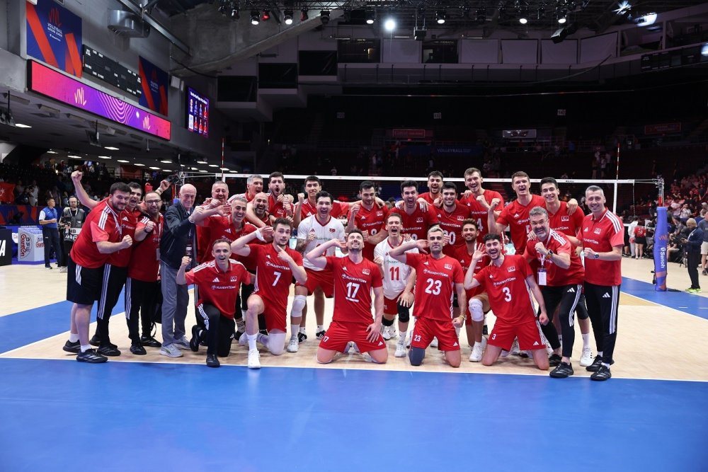 A Milli Erkek Voleybol Takımı, Fransa’yı 3-0 Mağlup Etti