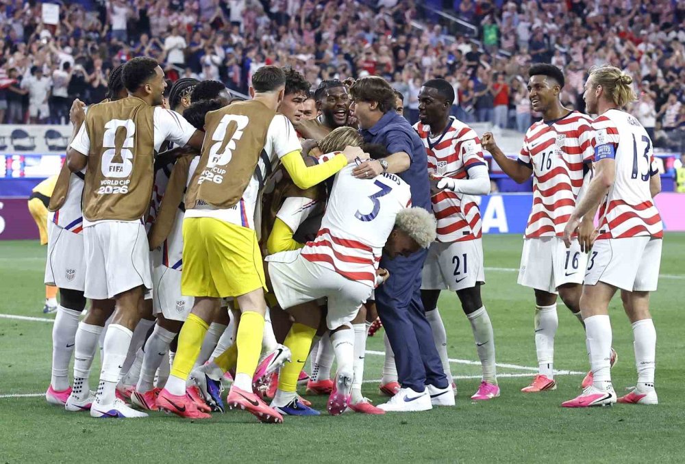 Dünya Kupası’nda ABD Farklı Başladı.. Paraguay Karşısında 4 Gollü Galibiyet!