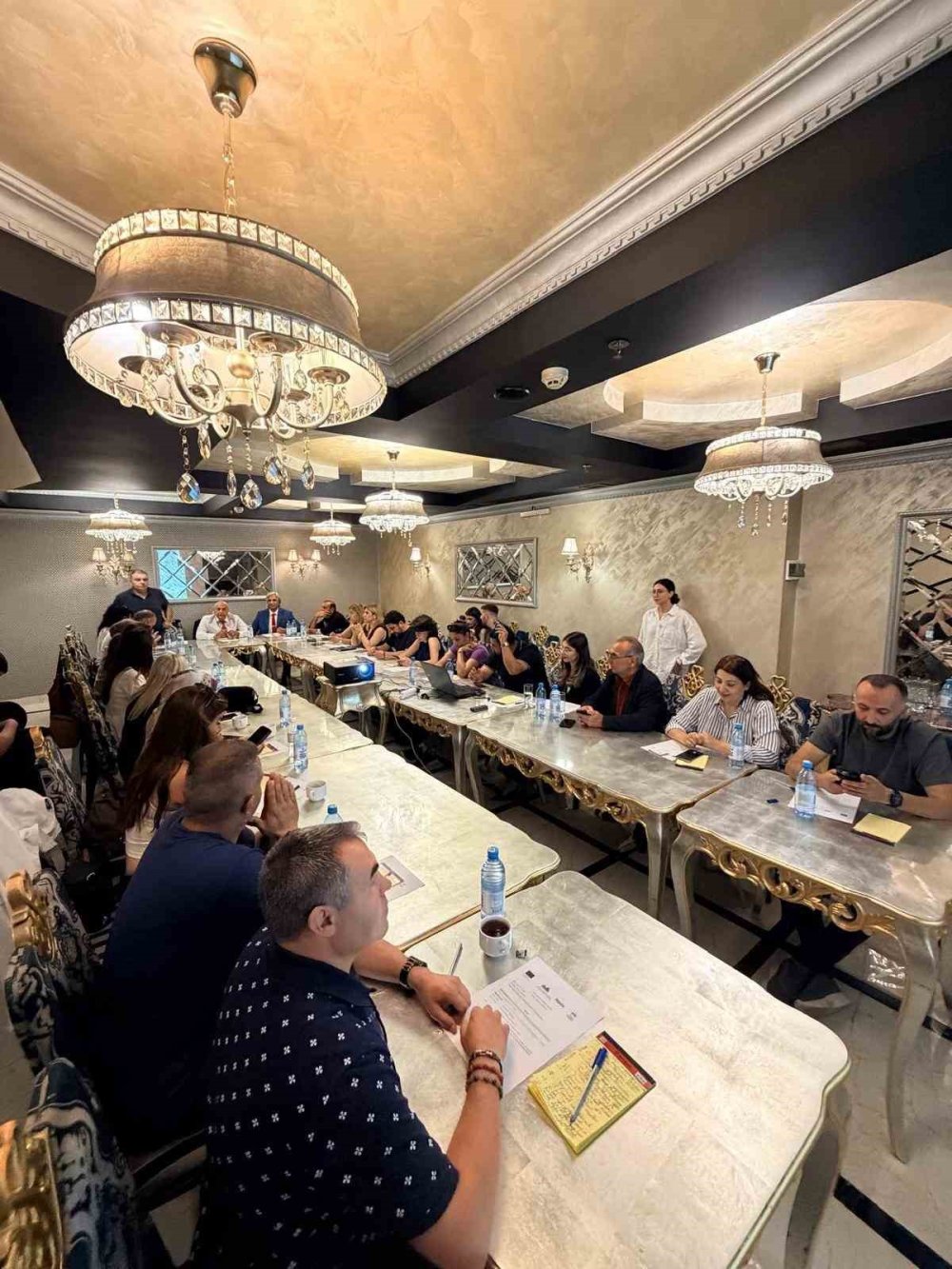 Erivan’da Dikkat Çeken Buluşma.. Karslı Turizm Temsilcileri İş Birliği Fırsatlarını Görüştü!