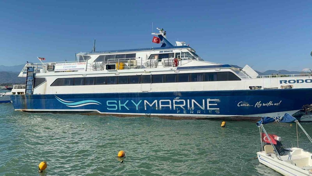 Rodos Seferi Yapan Feribot Fethiye’de Karaya Oturdu