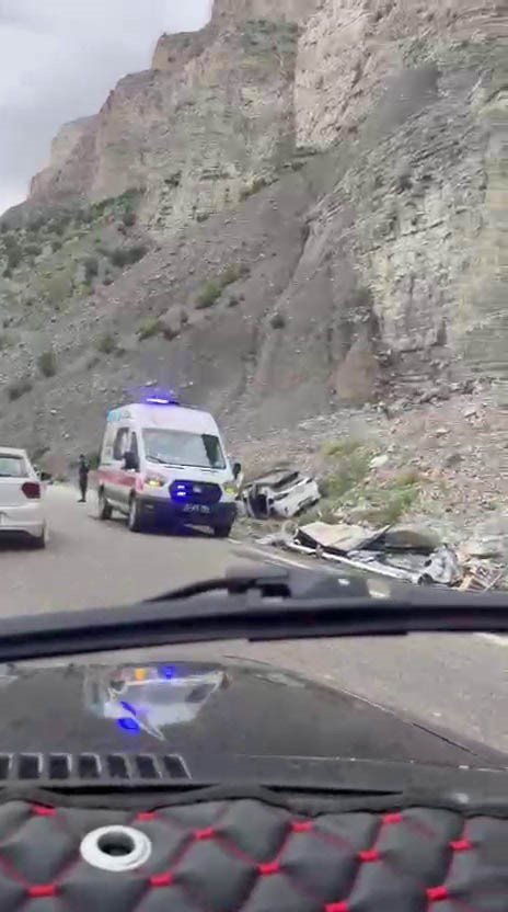Erzurum’da Freni Boşalan TIR Faciası.. Sürücü Yaşamını Yitirdi, 2 Kişi Yaralandı!
