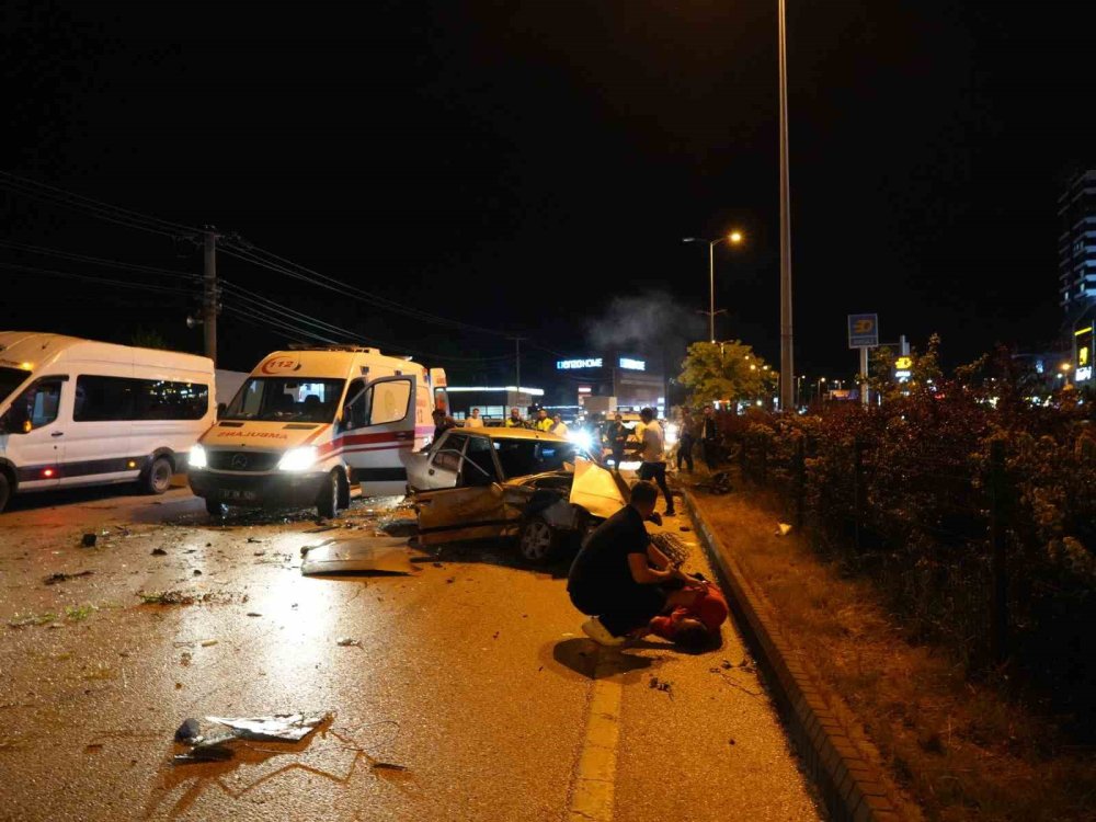 Kastamonu’da Zincirleme Kaza.. Yardıma Koşan Yurttaşlara Otomobil Çarptı!