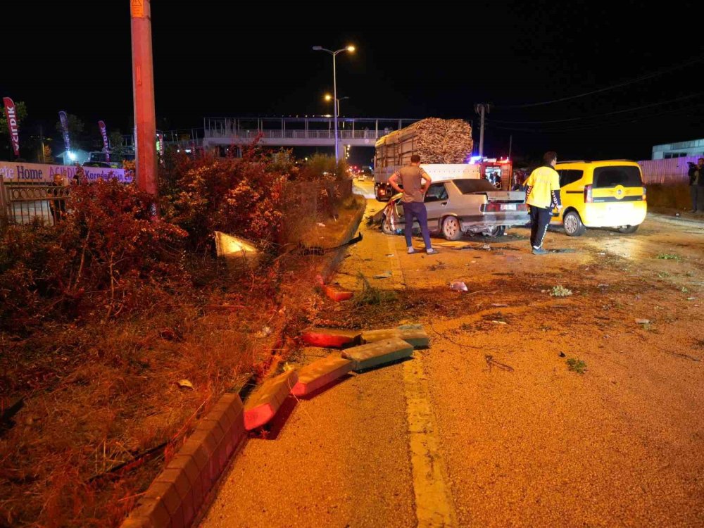 Kastamonu’da Zincirleme Kaza.. Yardıma Koşan Yurttaşlara Otomobil Çarptı!