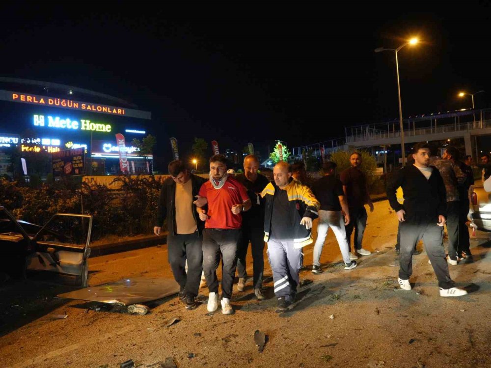 Kastamonu’da Zincirleme Kaza.. Yardıma Koşan Yurttaşlara Otomobil Çarptı!