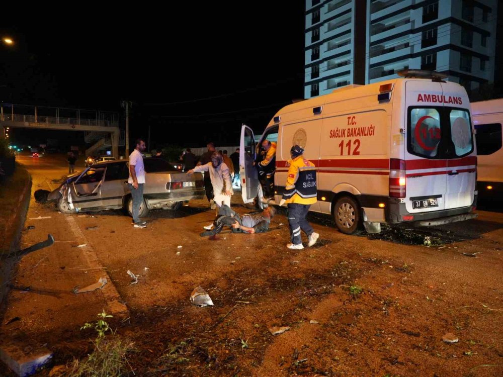 Kastamonu’da Zincirleme Kaza.. Yardıma Koşan Yurttaşlara Otomobil Çarptı!
