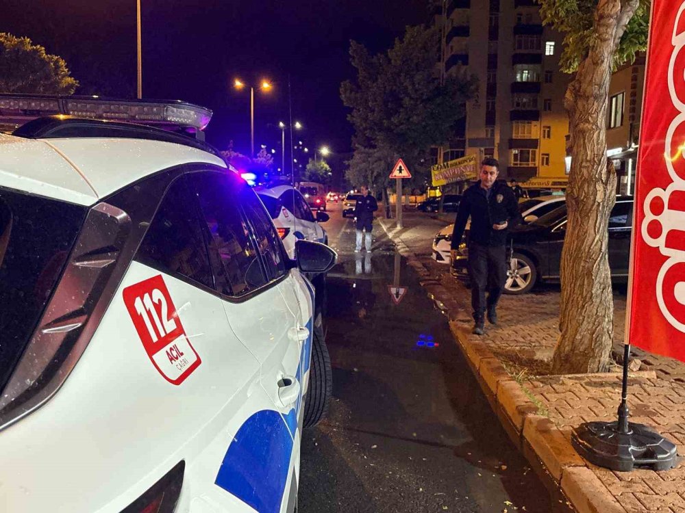 Parkta Çocuklar Arası Bıçaklı Kavga: 2 Yaralı