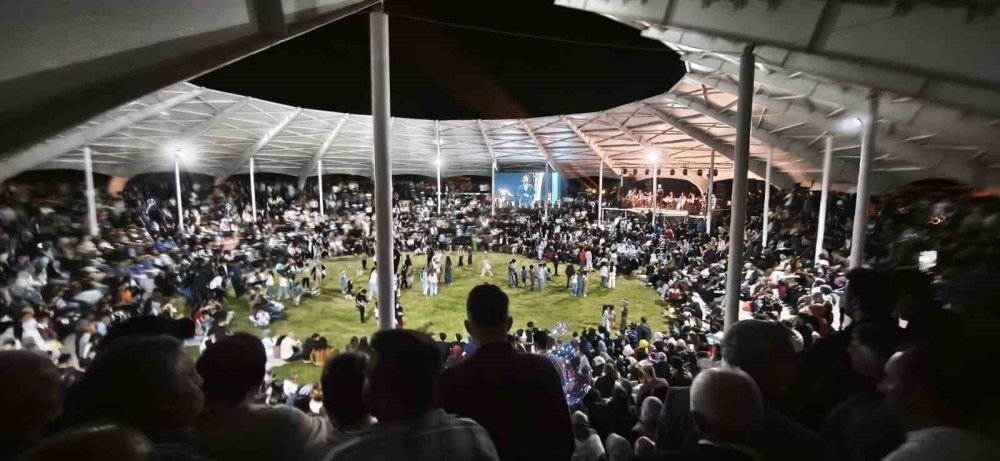 Tortum Şelalesi Festivali’nde Renkli ve Coşkulu Anlar Yaşandı