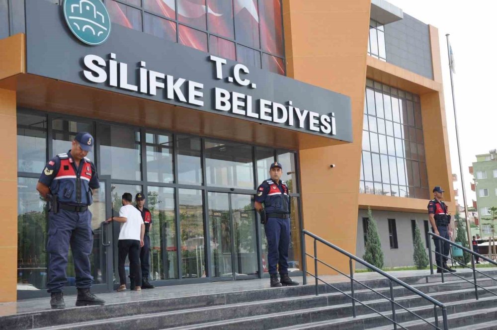 CHP’li Silifke Belediyesi’ne Operasyon.. Belediye Başkanı Dahil 18 Kişi Gözaltında!