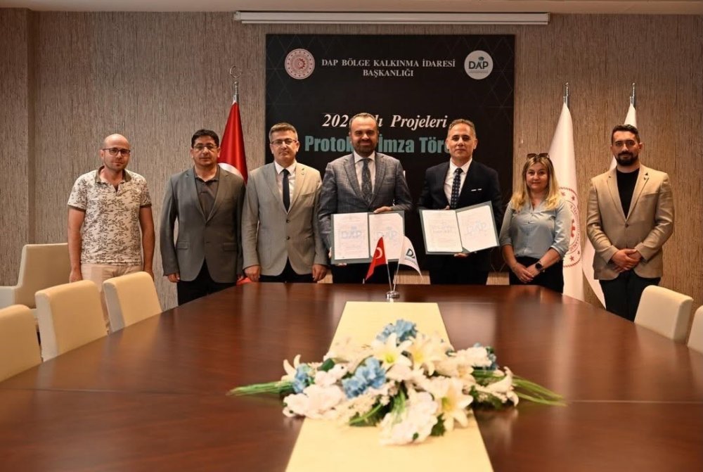 Kars Hayvancılığı’na DAP Desteği.. Buzağı Ölümlerini Azaltacak Proje Başladı!