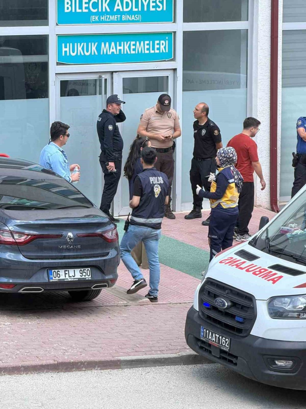 Görevi Başında Kalp Krizi Geçiren Polis Memuru Hayatını Kaybetti