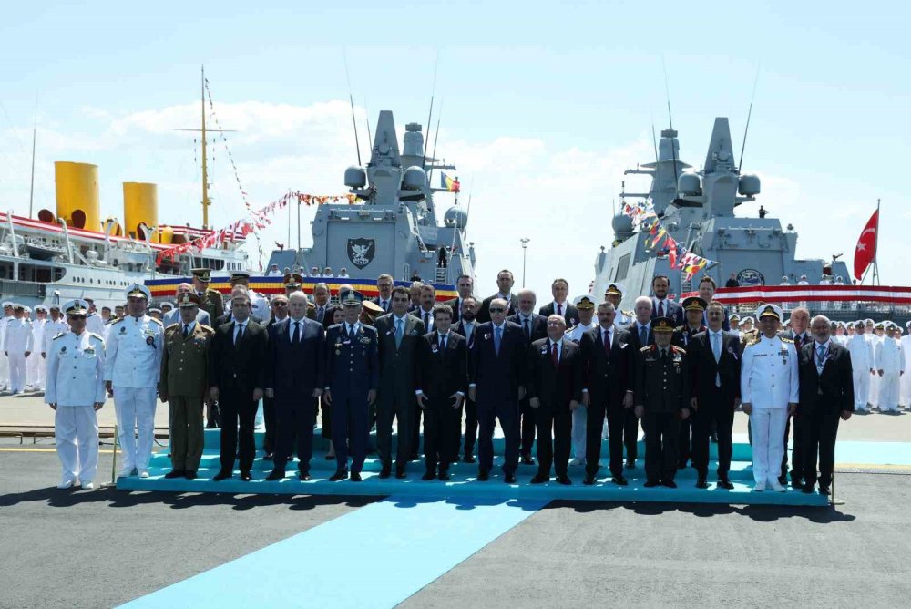 Türkiye Savunmada Yeni Eşiği Aştı.. Erdoğan'dan İhracat ve Gemi Sanayii Vurgusu!