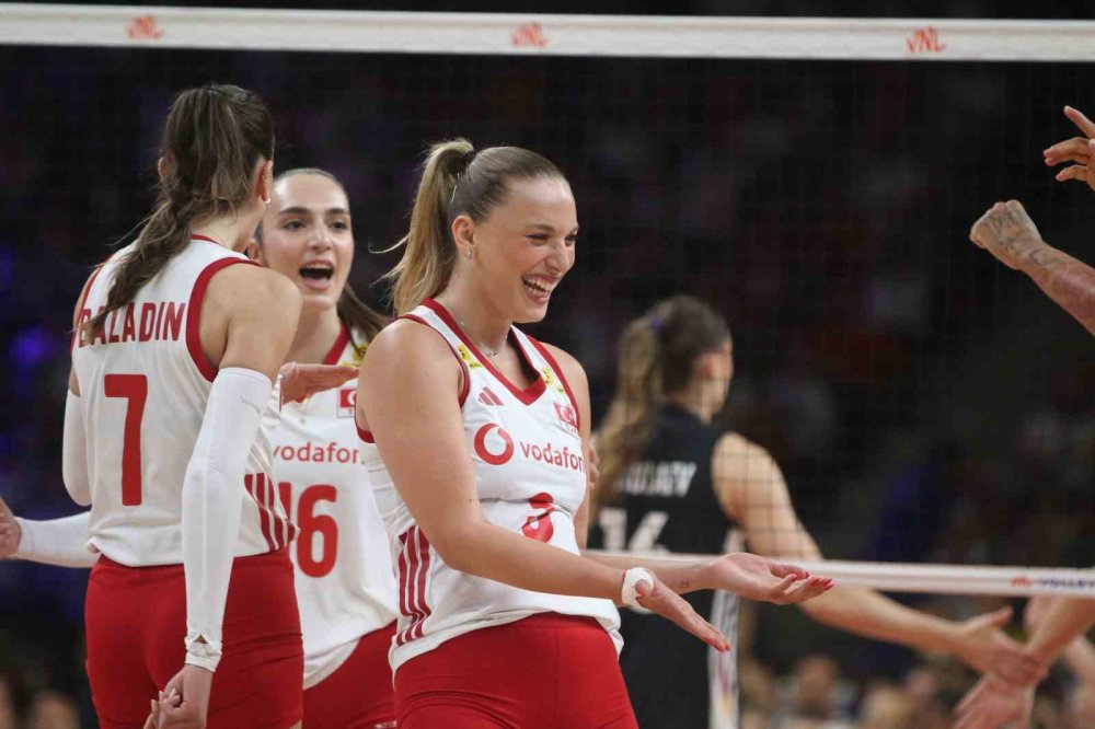 Milletler Ligi'nde Kritik Galibiyet.. Türkiye, Almanya Engelini 3-2 Geçti!