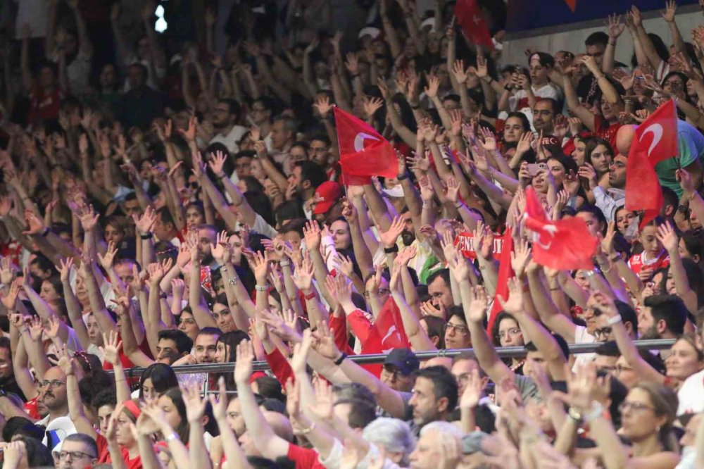 Milletler Ligi'nde Kritik Galibiyet.. Türkiye, Almanya Engelini 3-2 Geçti!
