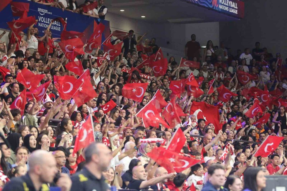 Milletler Ligi'nde Kritik Galibiyet.. Türkiye, Almanya Engelini 3-2 Geçti!