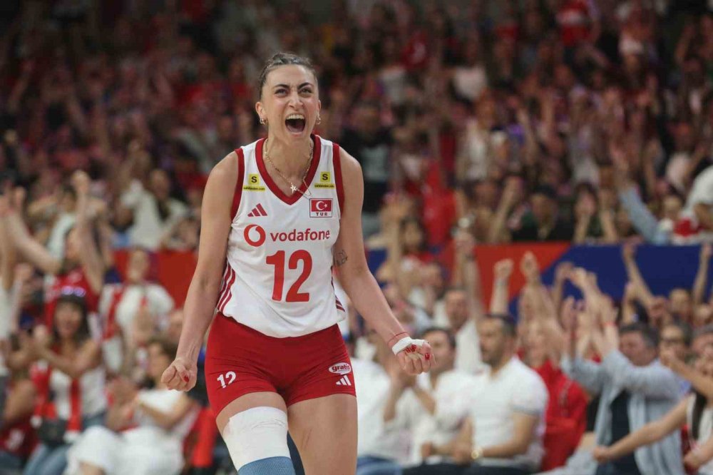 Milletler Ligi'nde Kritik Galibiyet.. Türkiye, Almanya Engelini 3-2 Geçti!