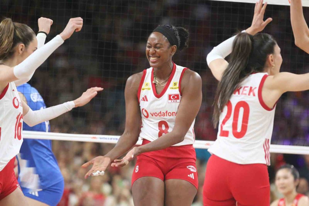 A Milli Kadın Voleybol Takımı Çin Engelini Aştı.. Ankara'da Nefes Kesen Zafer!
