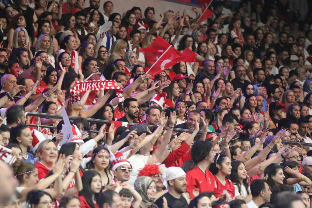 A Milli Kadın Voleybol Takımı Çin Engelini Aştı.. Ankara'da Nefes Kesen Zafer!