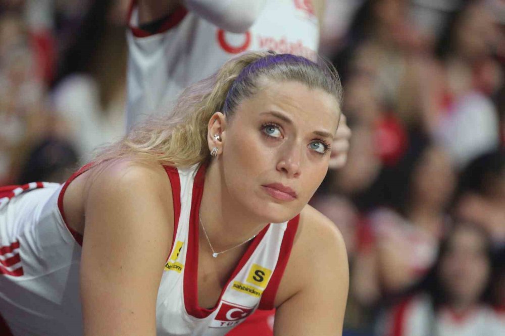 A Milli Kadın Voleybol Takımı Çin Engelini Aştı.. Ankara'da Nefes Kesen Zafer!