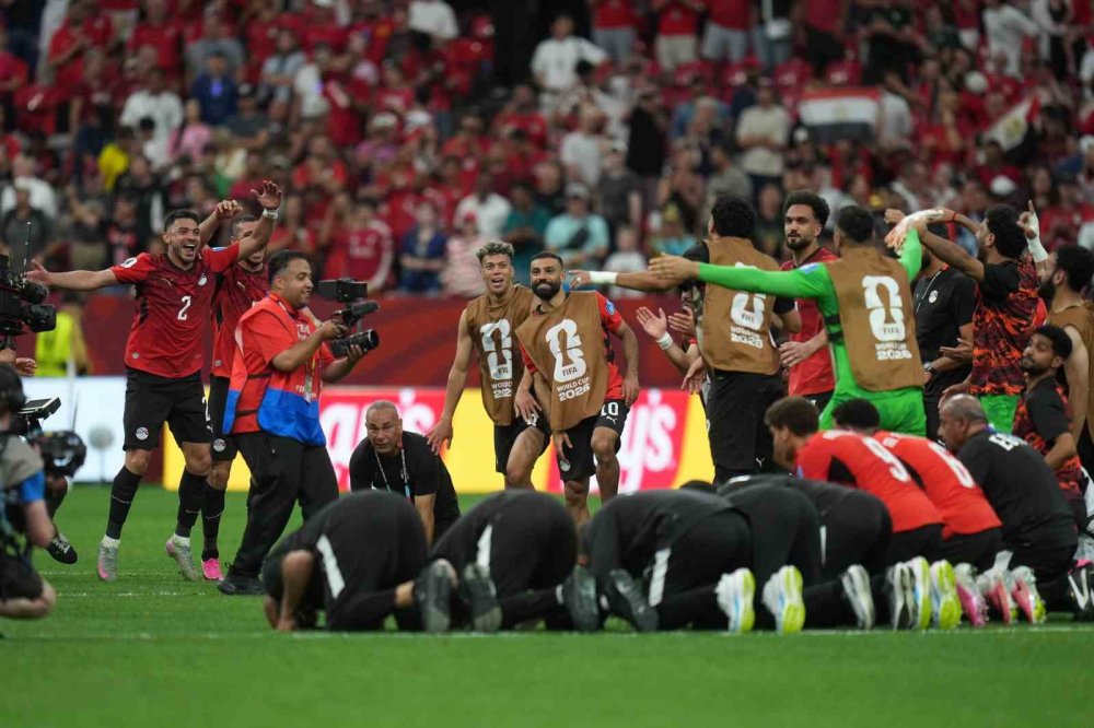 Dünya Kupası'nda Sürpriz Sonuç.. Yeşil Burun Adaları Uruguay'dan da Puan Almayı Başardı!