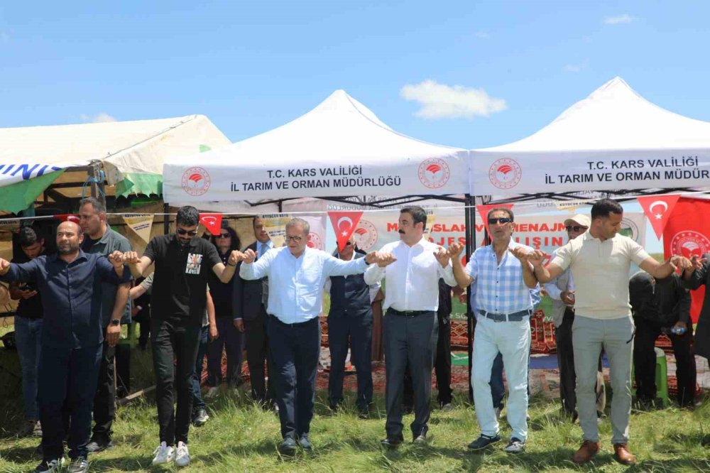 Kars'ta Meralara Güçlü Destek.. 12 Ton Gübre ve Binlerce Kilogram Tohum Dağıtıldı!