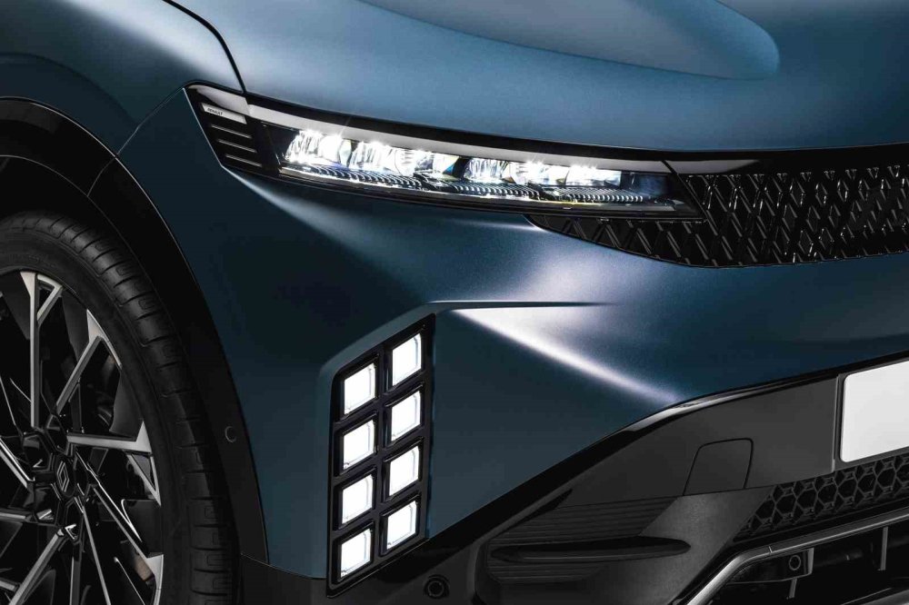 Yeni Megane E-Tech Türkiye Yolunda.. 500 Kilometre Menzil ve Yeni Teknolojiler Dikkat Çekiyor!